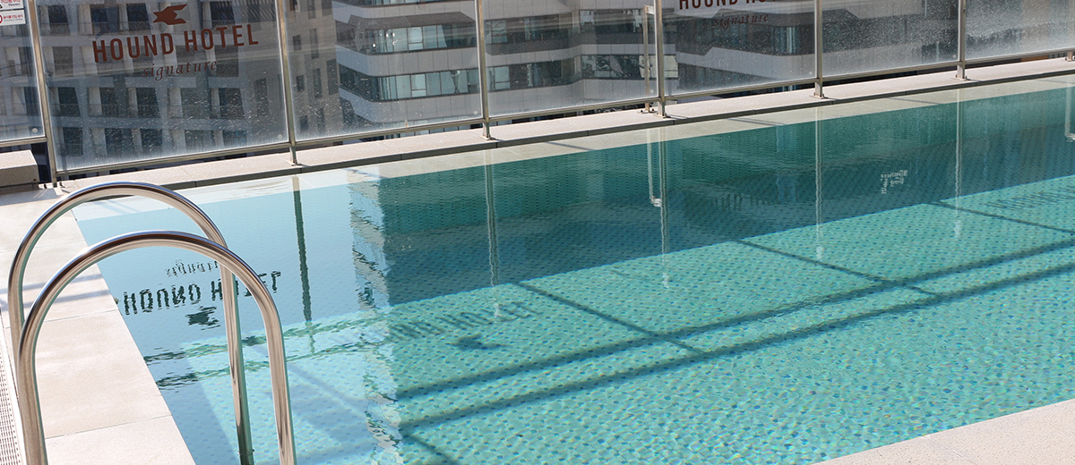 루프탑 수영장 (ROOF TOP POOL)